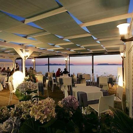 Sunset Beach Marausa Bagian luar foto